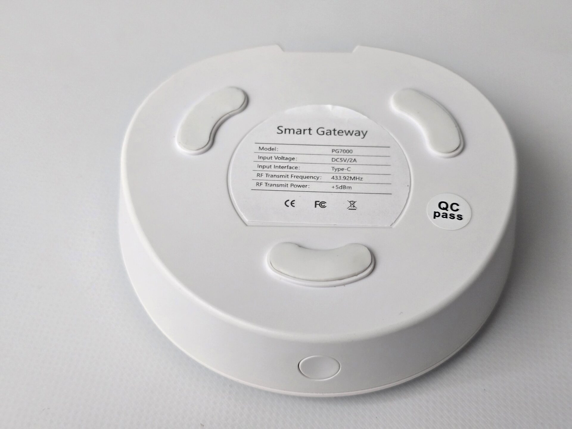 Novo Blinds smart hub gateway — PMIB Zahir PG7000, bridges blinds to Google Home, Alexa, and Apple HomeKit