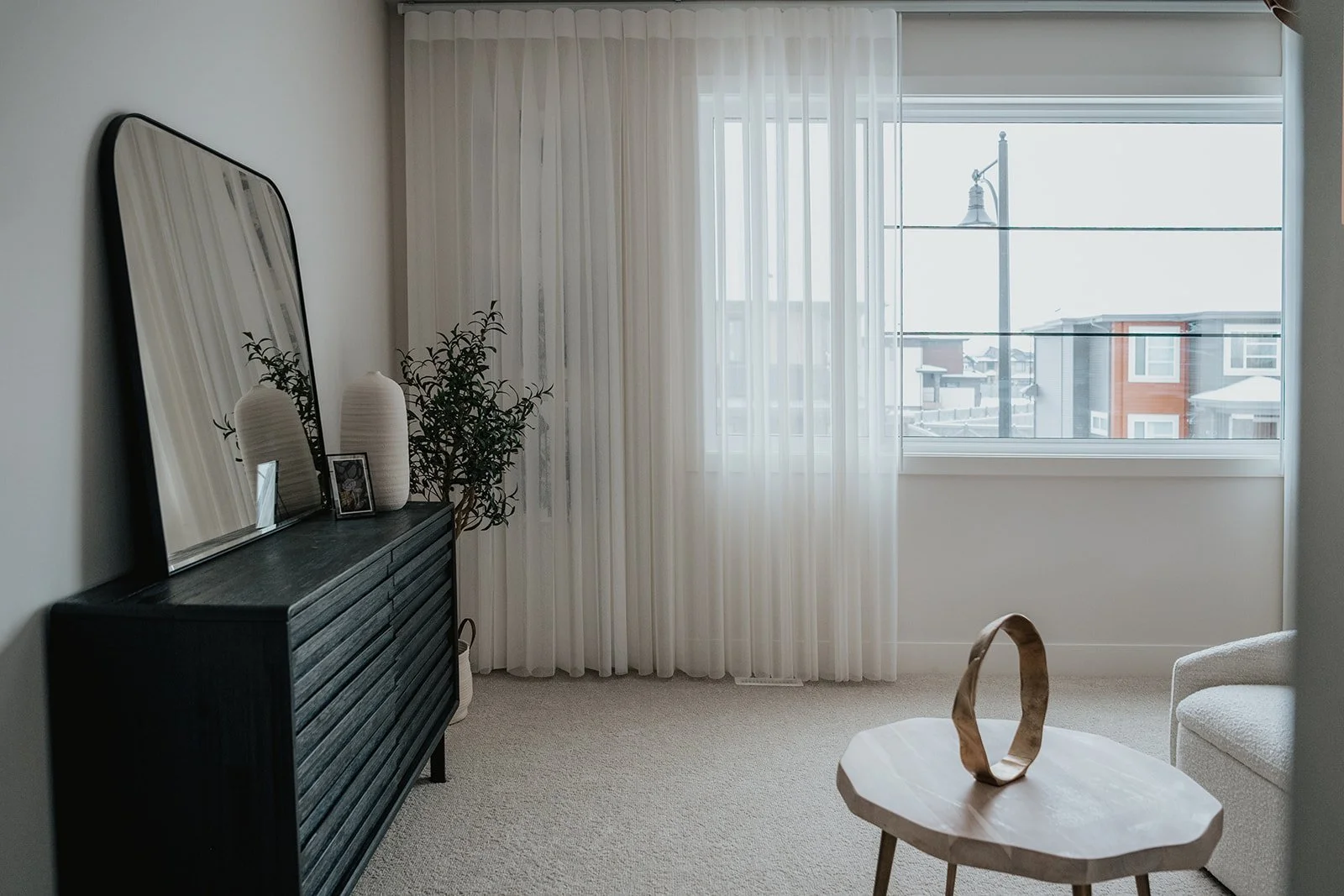 Custom residential window treatments and blinds gallery for Edmonton homeowners